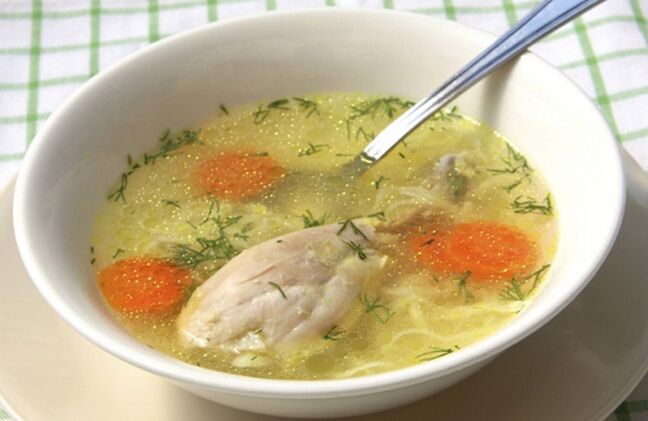 การเตรียมซุปผักกับไก่สำหรับอาหาร Dukan