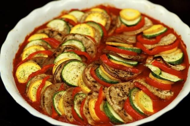 กำลังเตรียม Ratatouille สำหรับอาหาร Dukan