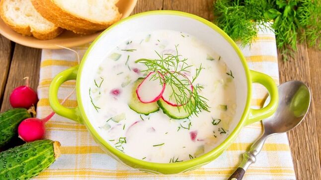 วิธีการปรุง okroshka ในอาหาร Dukan
