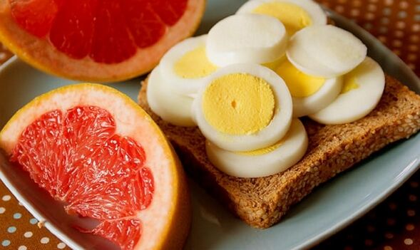 ไข่และส้มโอสำหรับอาหารแม็กกี้